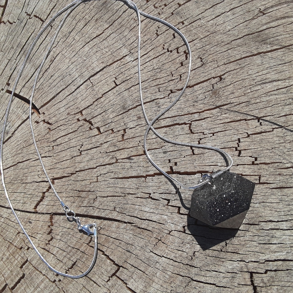 Resin black diamond necklace